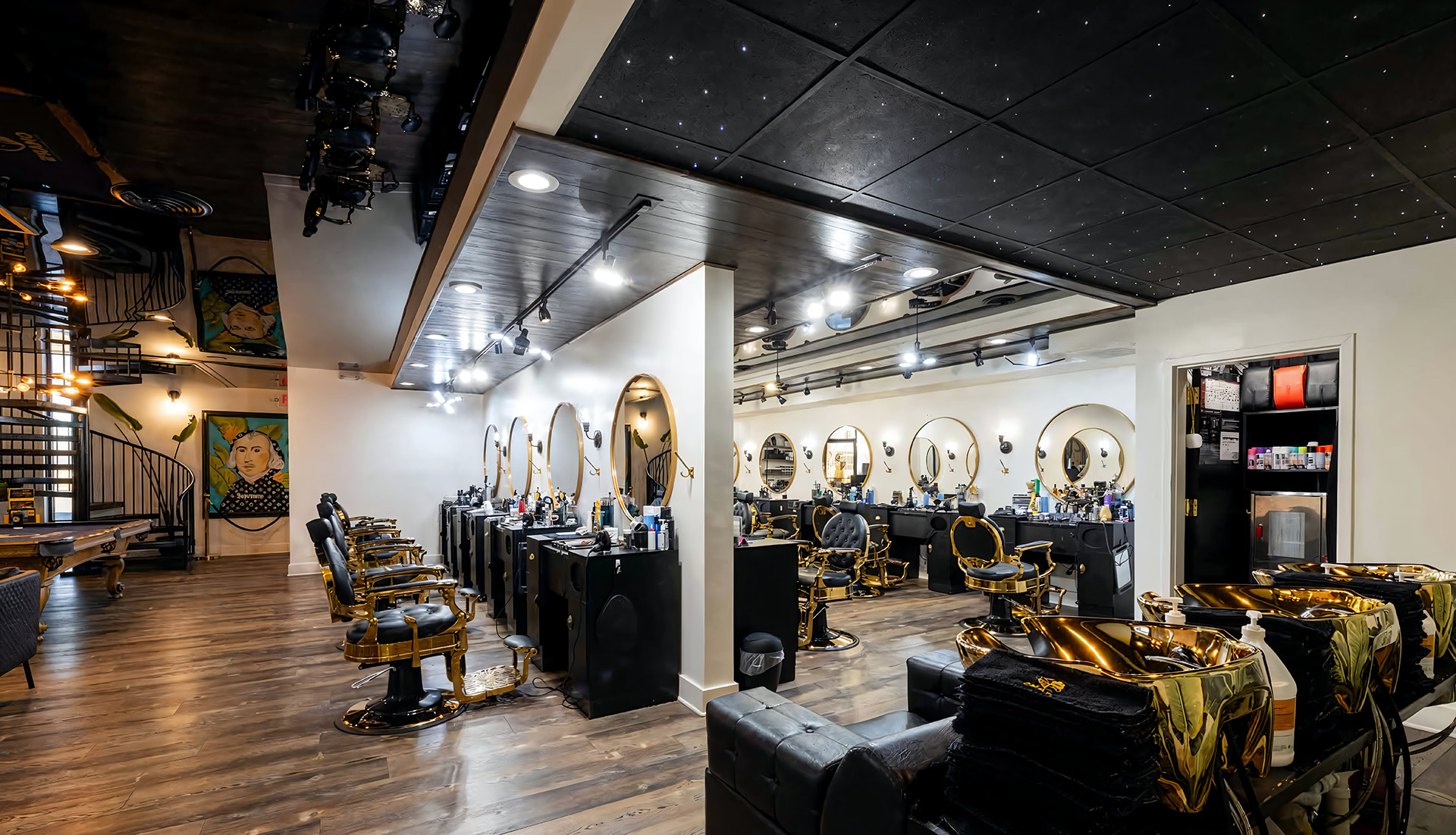 Omar's Barbershop Interior